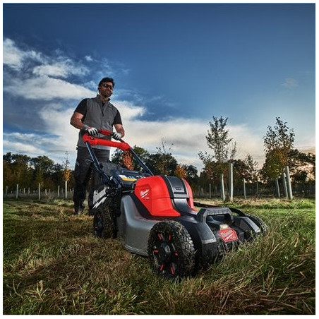 Mașină de tuns gazonul autopropulsată MILWAUKEE M18 F2LM46 -802 46 cm M18 FUEL™